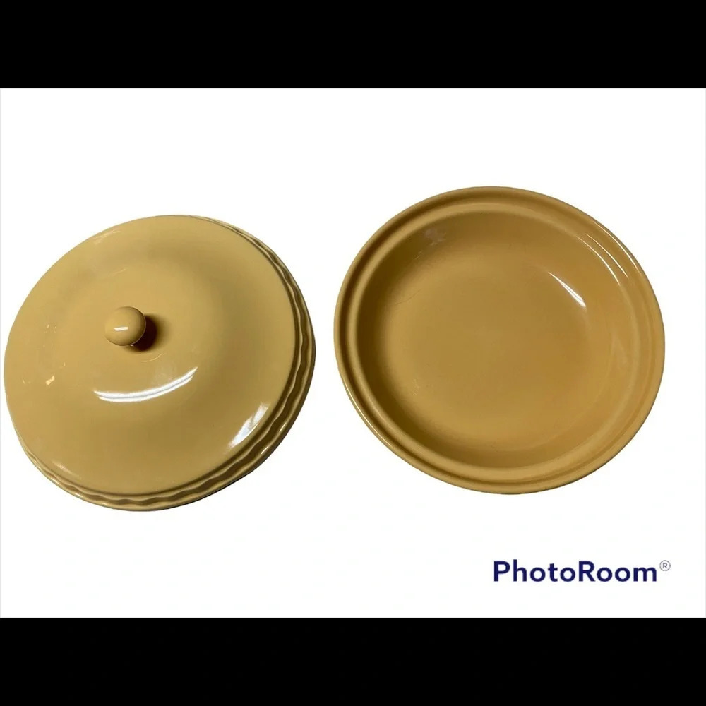 Longaberger Pottery Woven Traditions Pie Plate in Butternut